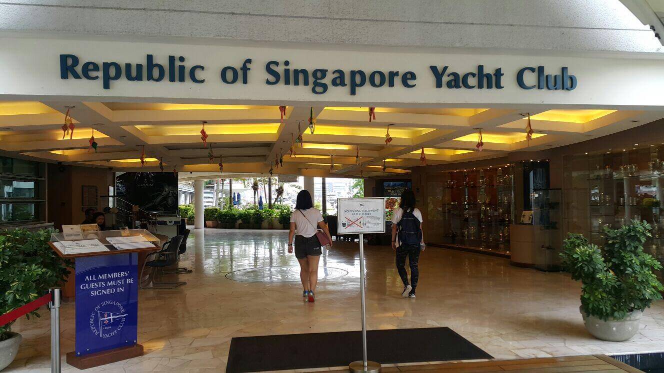 singapore yacht club room